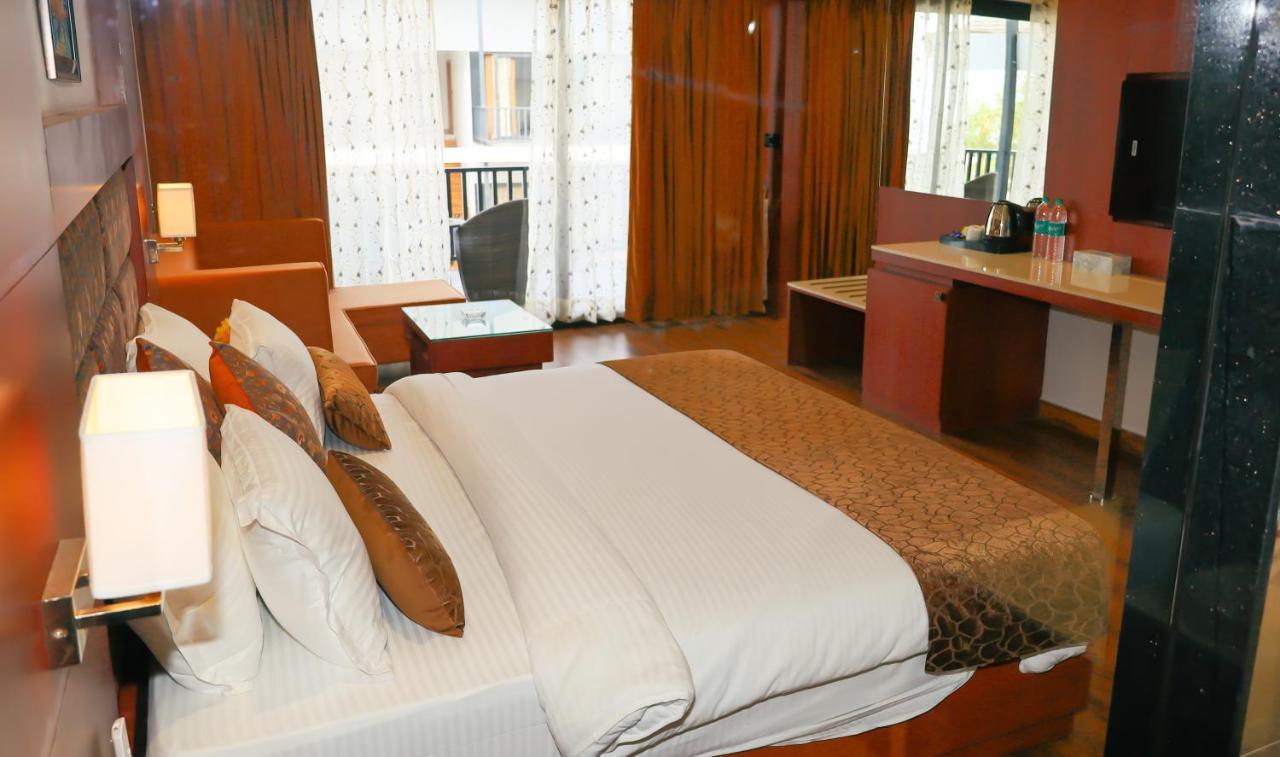 Oralia Resort Ashvem Beach Buitenkant foto