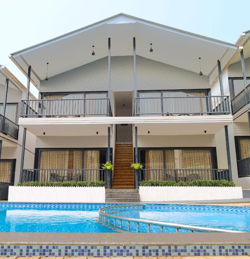 Oralia Resort Ashvem Beach Buitenkant foto