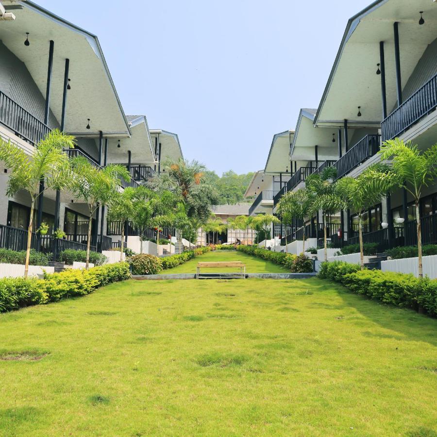 Oralia Resort Ashvem Beach Buitenkant foto